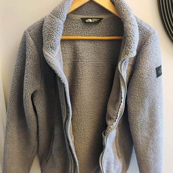 The North Face Women's Osito 2 Jacket - Grey Silken Sherpa Fleece - Picture 2 of 16